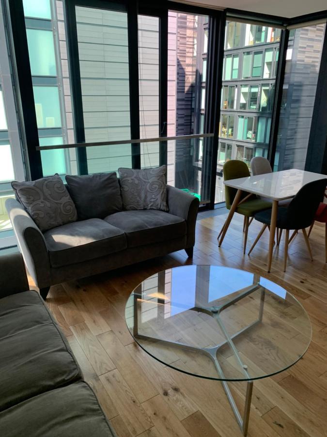 Quartermile 1 Bedroom Apartment - With Free Parking Included เอดินบะระ ภายนอก รูปภาพ