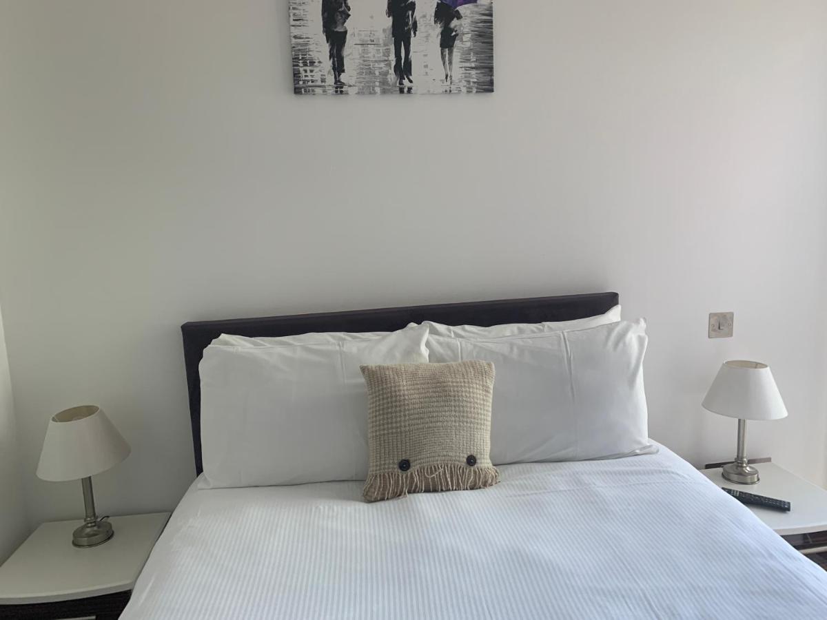 Quartermile 1 Bedroom Apartment - With Free Parking Included เอดินบะระ ภายนอก รูปภาพ