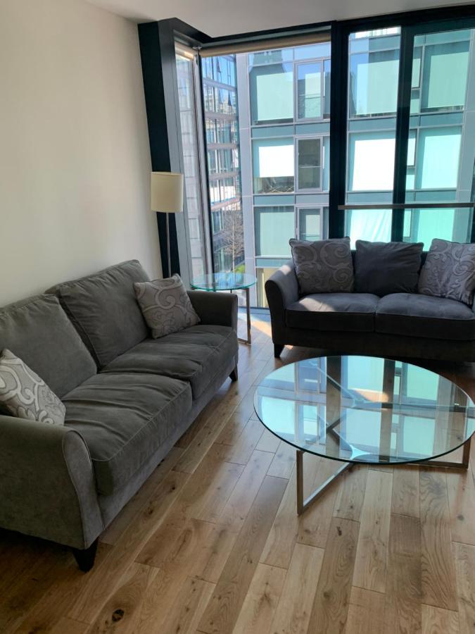 Quartermile 1 Bedroom Apartment - With Free Parking Included เอดินบะระ ภายนอก รูปภาพ